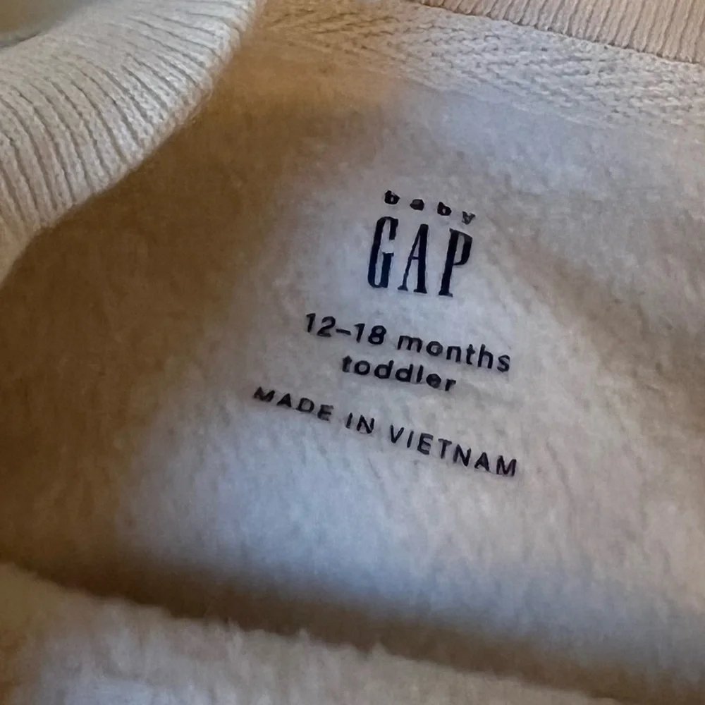GAP Gray and‎ Cream Floral Sweatshirt With Ruffles Shoulders 12-18 Months